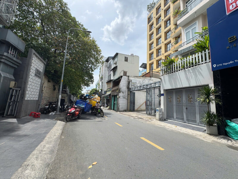 CHO THUÊ NHÀ MẶT TIỀN SỐ 379 ĐƯỜNG NGUYỄN TRỌNG TUYỂN, PHƯỜNG 2, QUẬN TÂN BÌNH, HỒ CHÍ MINH