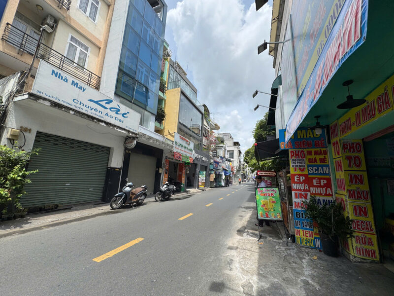 CHO THUÊ NHÀ MẶT TIỀN SỐ 379 ĐƯỜNG NGUYỄN TRỌNG TUYỂN, PHƯỜNG 2, QUẬN TÂN BÌNH, HỒ CHÍ MINH