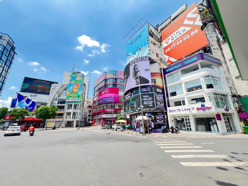 CHO THUÊ NHÀ GÓC 2 MẶT TIỀN SỐ 1 ĐƯỜNG LÊ THỊ RIÊNG, PHƯỜNG BẾN THÀNH, QUẬN 1, HỒ CHÍ MINH