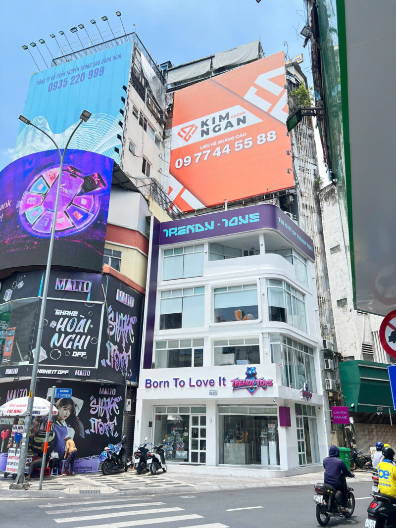 CHO THUÊ NHÀ GÓC 2 MẶT TIỀN SỐ 1 ĐƯỜNG LÊ THỊ RIÊNG, PHƯỜNG BẾN THÀNH, QUẬN 1, HỒ CHÍ MINH