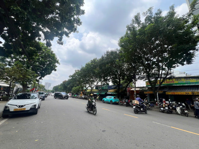 CHO THUÊ NHÀ MẶT TIỀN SỐ 252 ĐƯỜNG NGUYỄN VĂN HƯỞNG, PHƯỜNG THẢO ĐIỀN, QUẬN 2, HỒ CHÍ MINH