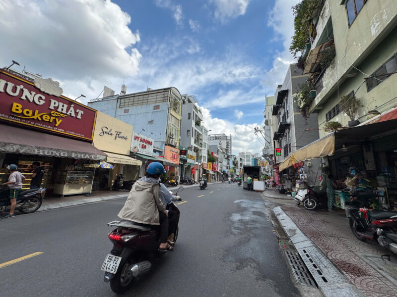CHO THUÊ NHÀ GÓC 2 MẶT TIỀN SỐ 39 ĐƯỜNG HUỲNH VĂN BÁNH, PHƯỜNG 15, QUẬN PHÚ NHUẬN, HỒ CHÍ MINH
