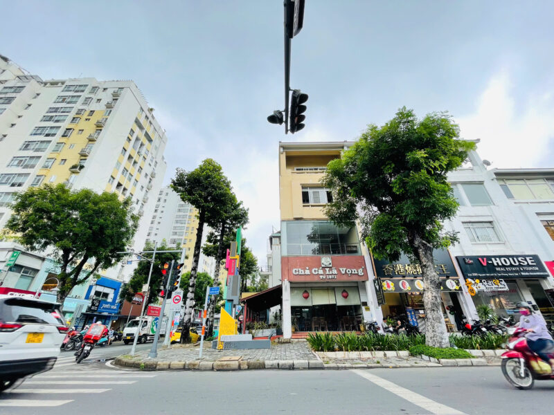 CHO THUÊ NHÀ GÓC 2 MẶT TIỀN SỐ 1000 ĐƯỜNG NGUYỄN VĂN LINH - PHẠM VĂN NGHỊ, PHƯỜNG TÂN PHONG, QUẬN 7, HỒ CHÍ MINH