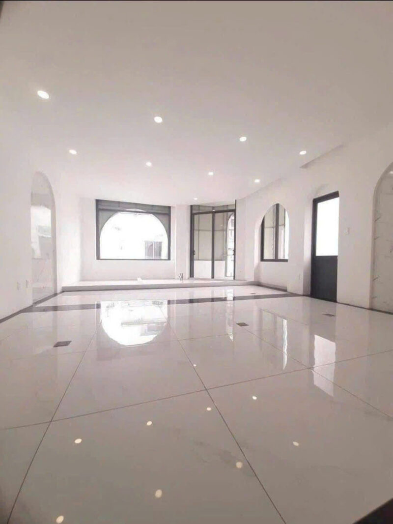 CHO THUÊ NHÀ GÓC 2 MẶT TIỀN SỐ 10E ĐƯỜNG TRẦN NHẬT DUẬT, PHƯỜNG TÂN ĐỊNH, QUẬN 1, HỒ CHÍ MINH