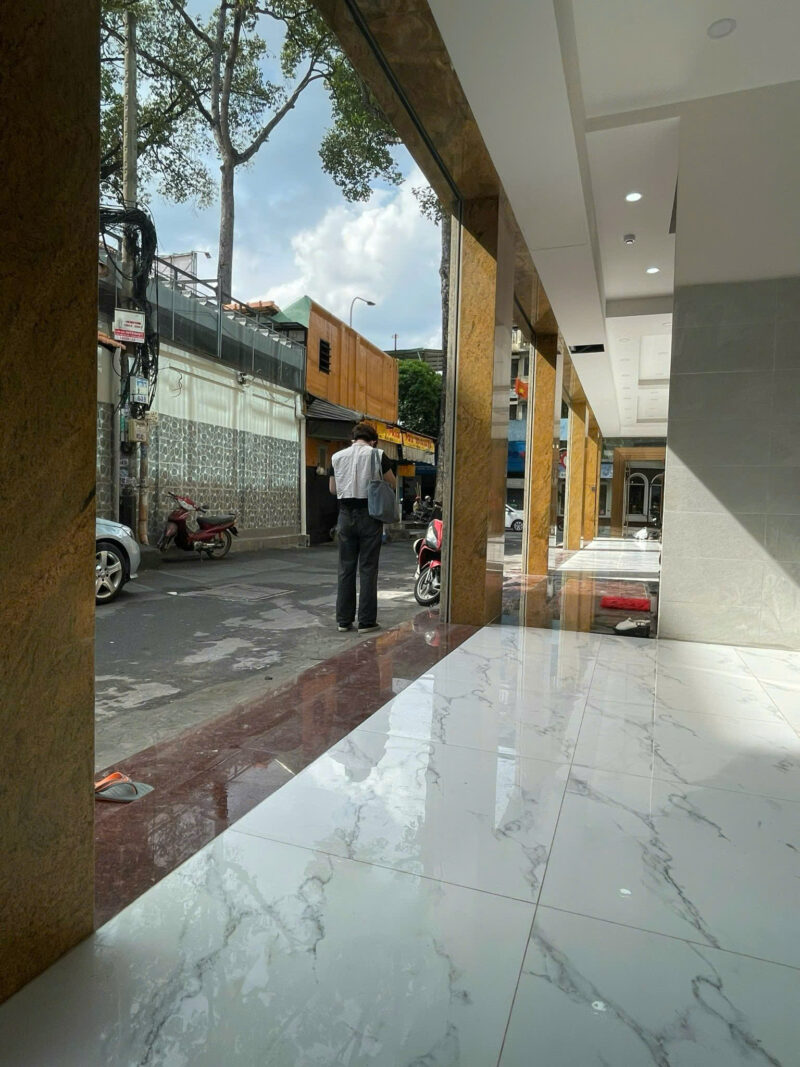 CHO THUÊ NHÀ GÓC 2 MẶT TIỀN SỐ 49B ĐƯỜNG CAO THẮNG, PHƯỜNG 3, QUẬN 3, HỒ CHÍ MINH