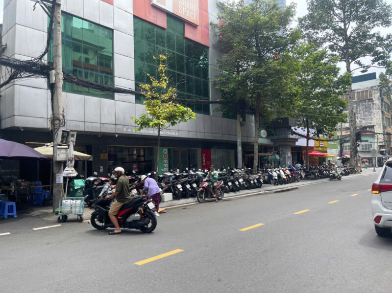CHO THUÊ NHÀ GÓC 2 MẶT TIỀN SỐ 104 ĐƯỜNG NGUYỄN CÔNG TRỨ, PHƯỜNG NGUYỄN THÁI BÌNH, QUẬN 1, HỒ CHÍ MINH