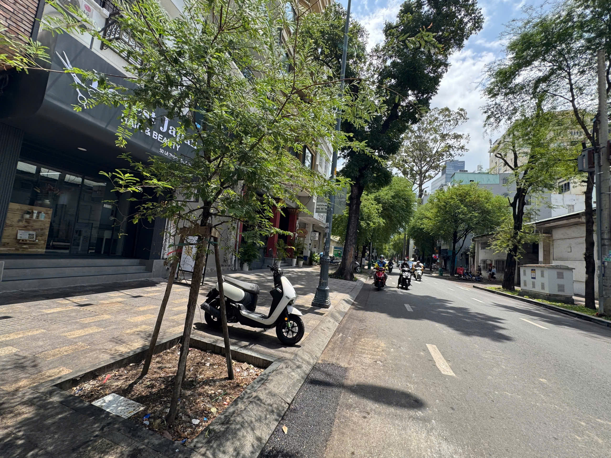 CHO THUÊ NHÀ MẶT TIỀN SỐ 52 ĐƯỜNG LÊ THÁNH TÔN, PHƯỜNG BẾN NGHÉ, QUẬN 1, HỒ CHÍ MINH CHO THUÊ NHÀ MẶT TIỀN SỐ 52 ĐƯỜNG LÊ THÁNH TÔN, PHƯỜNG BẾN NGHÉ, QUẬN 1, HỒ CHÍ MINH