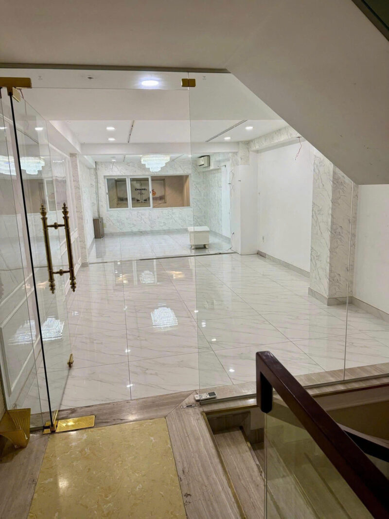 CHO THUÊ NHÀ MẶT TIỀN SỐ 212 ĐƯỜNG HUỲNH VĂN BÁNH, PHƯỜNG 11, QUẬN PHÚ NHUẬN, HỒ CHÍ MINH