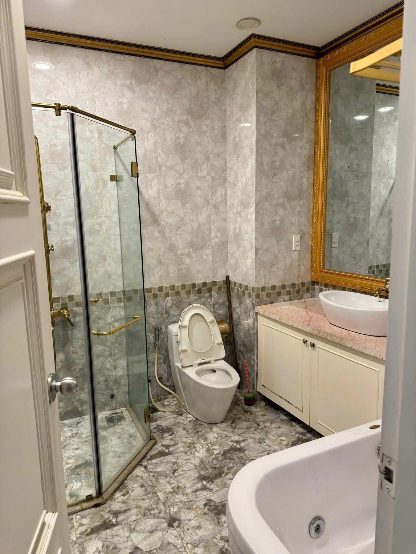 CHO THUÊ NHÀ MẶT TIỀN SỐ 212 ĐƯỜNG HUỲNH VĂN BÁNH, PHƯỜNG 11, QUẬN PHÚ NHUẬN, HỒ CHÍ MINH CHO THUÊ NHÀ MẶT TIỀN SỐ 212 ĐƯỜNG HUỲNH VĂN BÁNH, PHƯỜNG 11, QUẬN PHÚ NHUẬN, HỒ CHÍ MINH
