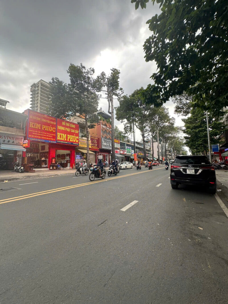 CHO THUÊ NHÀ MẶT TIỀN SỐ 686 MẶT TIỀN ĐƯỜNG NGUYỄN CHÍ THANH, PHƯỜNG 4, QUẬN 11, HỒ CHÍ MINH