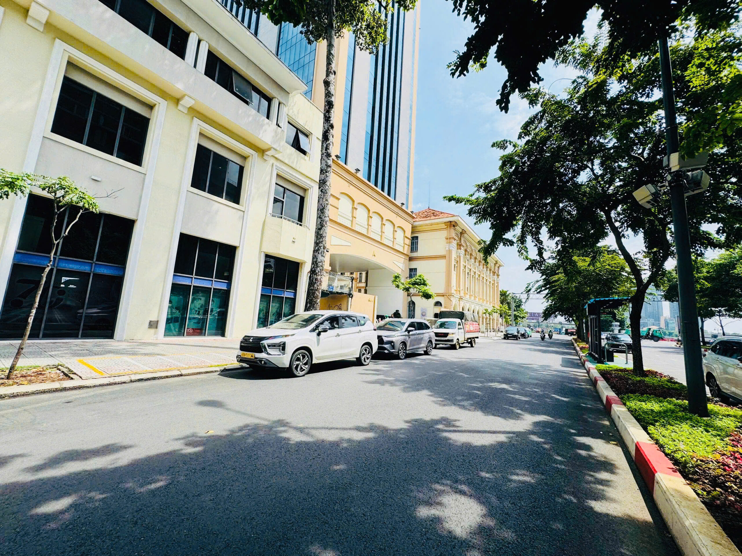 CHO THUÊ NHÀ GÓC 2 MẶT TIỀN SỐ 10 ĐƯỜNG HÀM NGHI, PHƯỜNG BẾN NGHÉ, QUẬN 1, HỒ CHÍ MINH CHO THUÊ NHÀ GÓC 2 MẶT TIỀN SỐ 10 ĐƯỜNG HÀM NGHI, PHƯỜNG BẾN NGHÉ, QUẬN 1, HỒ CHÍ MINH