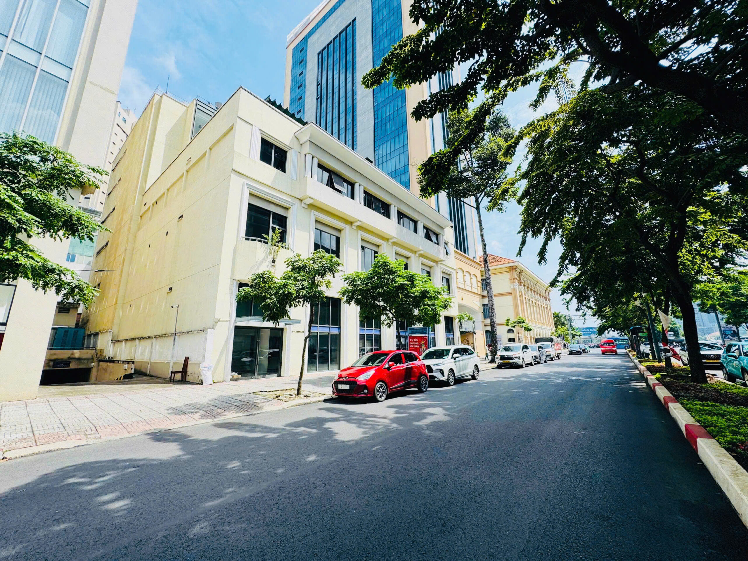 CHO THUÊ NHÀ GÓC 2 MẶT TIỀN SỐ 10 ĐƯỜNG HÀM NGHI, PHƯỜNG BẾN NGHÉ, QUẬN 1, HỒ CHÍ MINH CHO THUÊ NHÀ GÓC 2 MẶT TIỀN SỐ 10 ĐƯỜNG HÀM NGHI, PHƯỜNG BẾN NGHÉ, QUẬN 1, HỒ CHÍ MINH