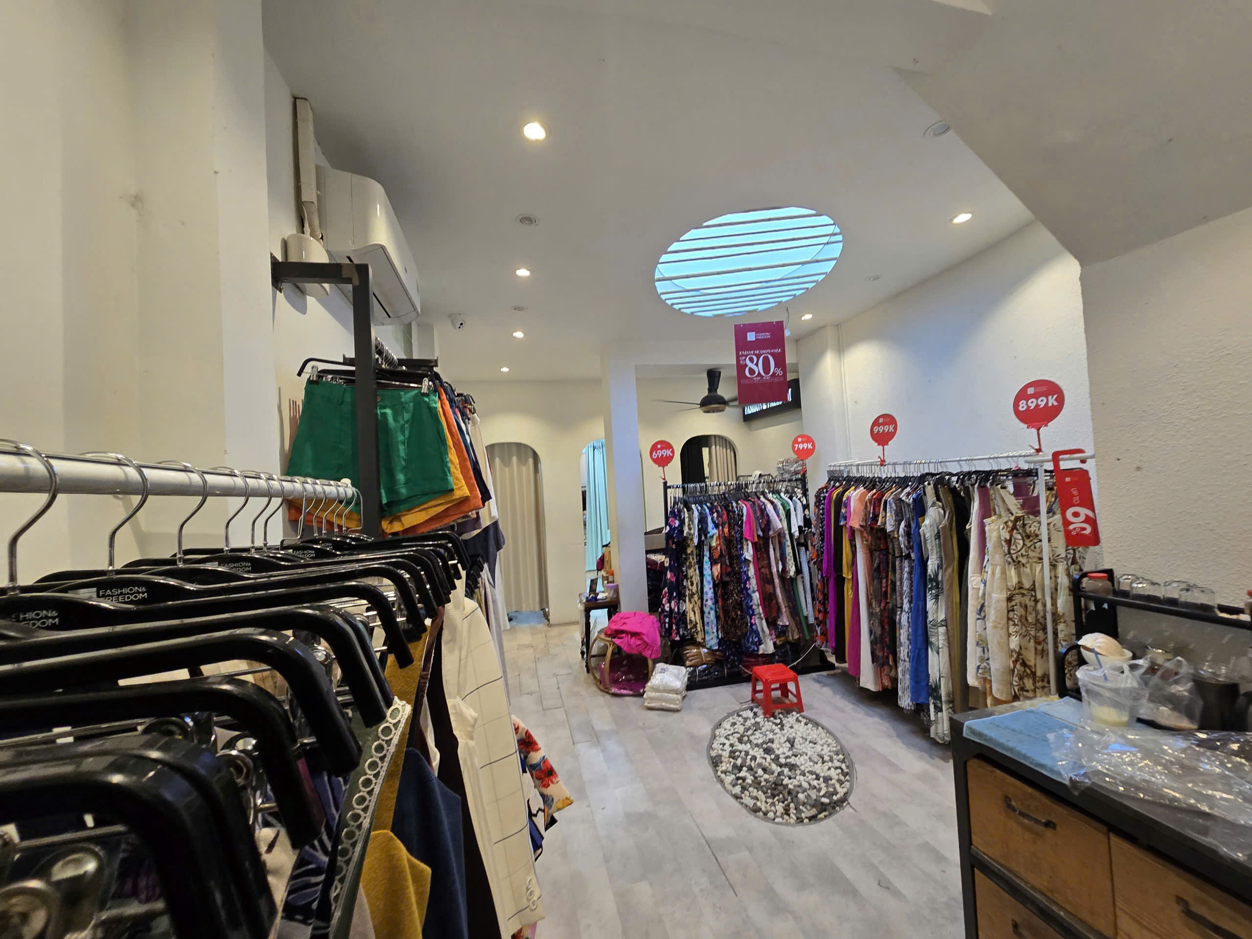 CHO THUÊ NHÀ MẶT TIỀN SỐ 100 ĐƯỜNG NGUYỄN TRÃI, PHƯỜNG BẾN THÀNH, QUẬN 1, HỒ CHÍ MINH CHO THUÊ NHÀ MẶT TIỀN SỐ 100 ĐƯỜNG NGUYỄN TRÃI, PHƯỜNG BẾN THÀNH, QUẬN 1, HỒ CHÍ MINH