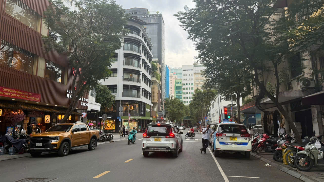 CHO THUÊ MẶT BẰNG MẶT TIỀN SỐ 35 ĐƯỜNG ĐÔNG DU, PHƯỜNG BẾN NGHÉ, QUẬN 1, HỒ CHÍ MINH CHO THUÊ MẶT BẰNG MẶT TIỀN SỐ 35 ĐƯỜNG ĐÔNG DU, PHƯỜNG BẾN NGHÉ, QUẬN 1, HỒ CHÍ MINH