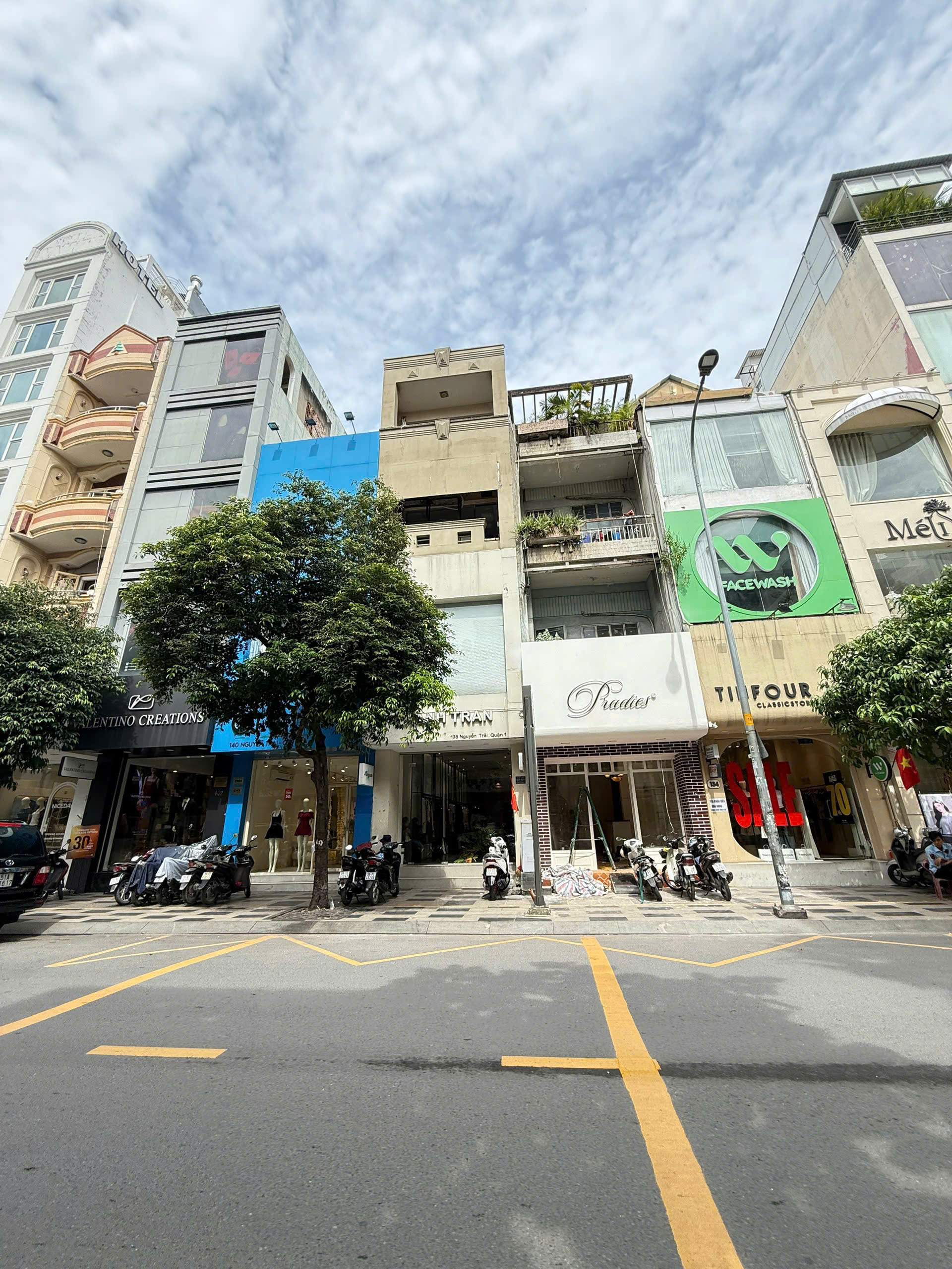 CHO THUÊ NHÀ MẶT TIỀN SỐ 138 ĐƯỜNG NGUYỄN TRÃI, PHƯỜNG BẾN THÀNH, QUẬN 1, HỒ CHÍ MINH CHO THUÊ NHÀ MẶT TIỀN SỐ 138 ĐƯỜNG NGUYỄN TRÃI, PHƯỜNG BẾN THÀNH, QUẬN 1, HỒ CHÍ MINH