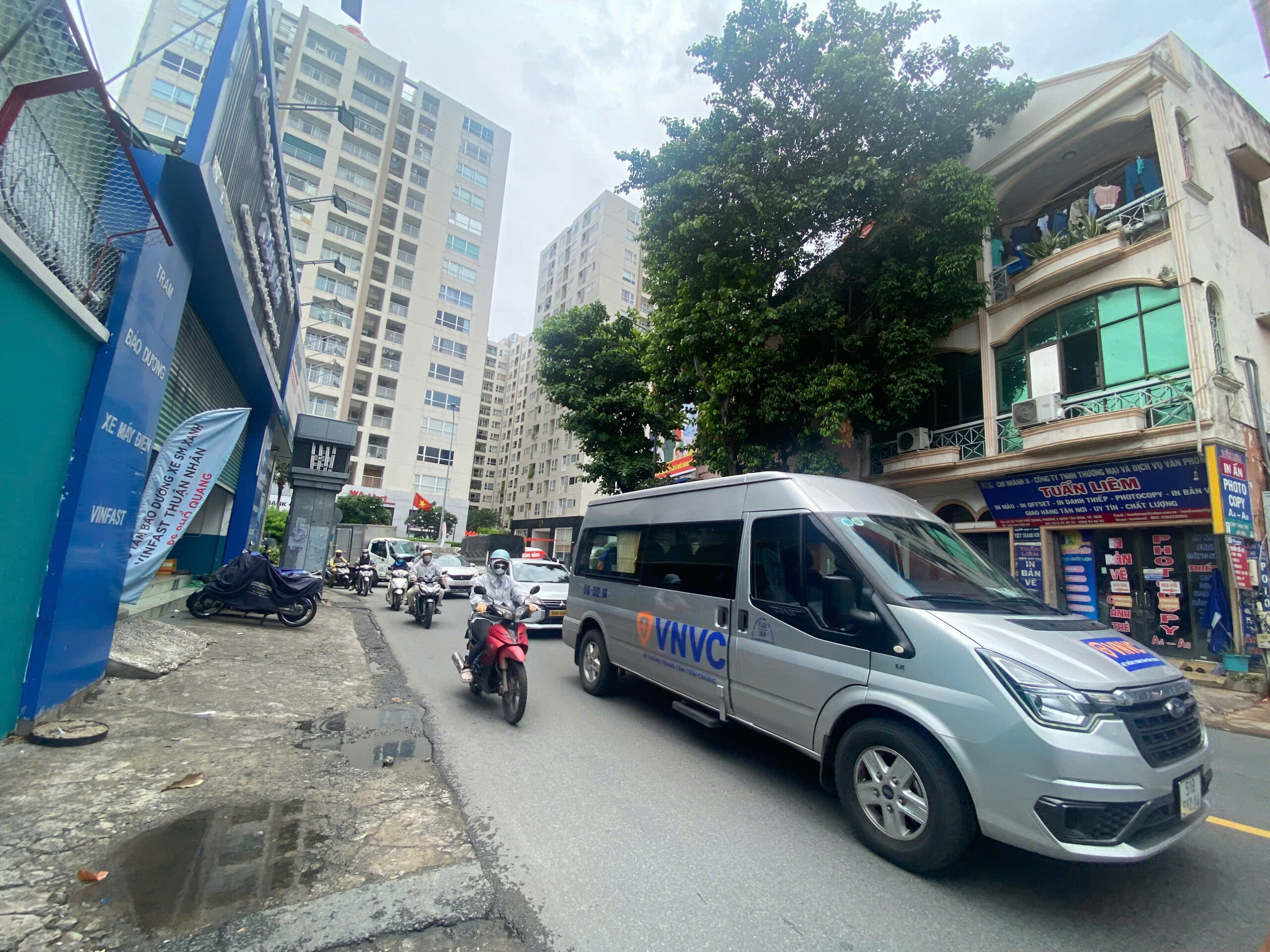 CHO THUÊ TOÀ NHÀ MẶT TIỀN SỐ 9-11-13 ĐƯỜNG PHỔ QUANG PHƯỜNG 2 QUẬN TÂN BÌNH, HỒ CHÍ MINH CHO THUÊ TOÀ NHÀ MẶT TIỀN SỐ 9-11-13 ĐƯỜNG PHỔ QUANG PHƯỜNG 2 QUẬN TÂN BÌNH, HỒ CHÍ MINH