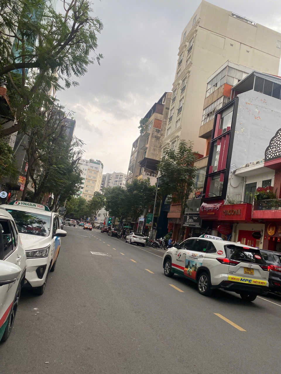 CHO THUÊ NHÀ MẶT TIỀN SỐ 37-39 ĐƯỜNG ĐÔNG DU PHƯỜN BẾN NGHÉ QUẬN 1 HỒ CHÍ MINH CHO THUÊ NHÀ MẶT TIỀN SỐ 37-39 ĐƯỜNG ĐÔNG DU PHƯỜN BẾN NGHÉ QUẬN 1 HỒ CHÍ MINH